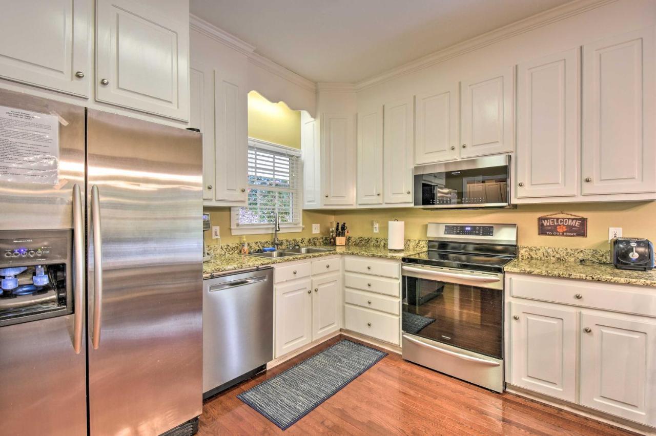 Lake Keowee Escape With Dock, Deck And Lake Access! Six Mile Εξωτερικό φωτογραφία